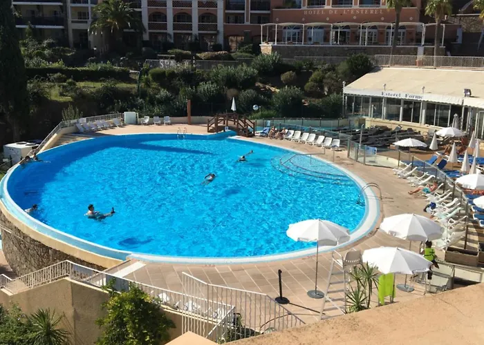 Joli Meuble T2 Au Cap Esterel Vue Esterel Et Saint-Raphaël